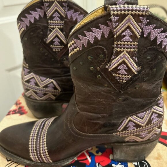 YIPPEE KIYAY Old Gringo Alexa 8” Distressed Leather Boots - Picture 15 of 16